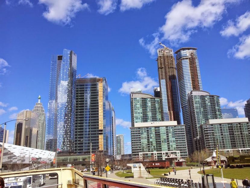 airport-limo-toronto-airport-limo-416-834-0545-limo-to-airports